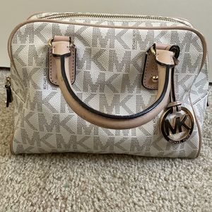 Tote purse